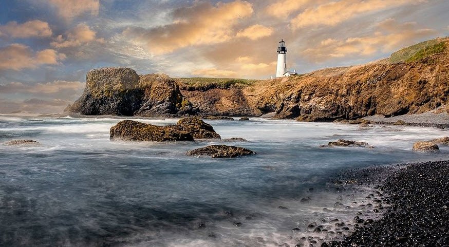 Yaquina Head Lighthouse, Oregon, USA